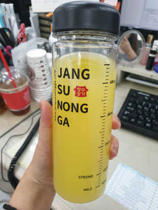 장수농가 리얼깔라만시 원샷 50ml 10팩+보틀 — 5점을 준 리뷰어가 2019년 4월 올린 사용 사진