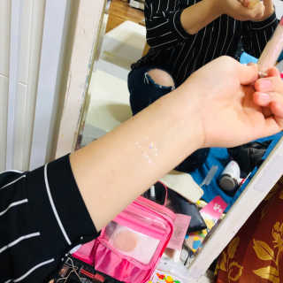 [블랙루즈] 펄블리 아이 글리터 2종 — 5점을 준 리뷰어가 2019년 1월 올린 사용 사진