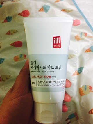 일리윤 세라마이드 아토 집중 크림 — 4.5점을 준 리뷰어가 2017년 6월 올린 사용 사진