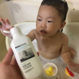 엘루스벤 에코스토어_베이비 바디워시_200ML — 5점을 준 리뷰어가 2017년 6월 올린 사용 사진