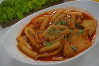 두번째 국떡 국가대표 떡볶이 1팩 + 영미칩 2봉 증정 — 5점을 준 리뷰어가 2019년 2월 올린 사용 사진