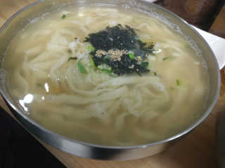 칼국수에끌림 [칼국수에 끌림] 손칼국수+비빔칼국수+왕만두4개 — 4점을 준 리뷰어가 2018년 10월 올린 사용 사진
