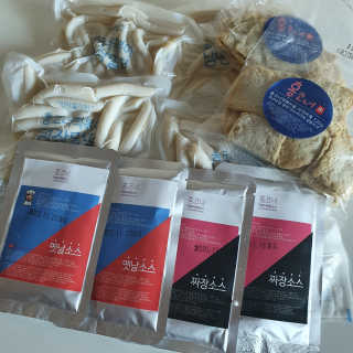 잠실맛집,홍코너떡볶이가우리집에[옛날맛,짜장맛옵션] — 4.5점을 준 리뷰어가 2019년 12월 올린 사용 사진