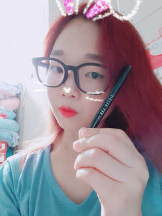 씨스터앤 퍼펙트 엣지 브러쉬 펜 라이너 2종 택 1 — 5점을 준 리뷰어가 2018년 7월 올린 사용 사진