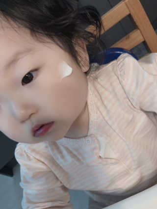 아토앤오투 아토엔오투 옥시젠 베이비 로션 — 3.5점을 준 리뷰어가 2019년 4월 올린 사용 사진