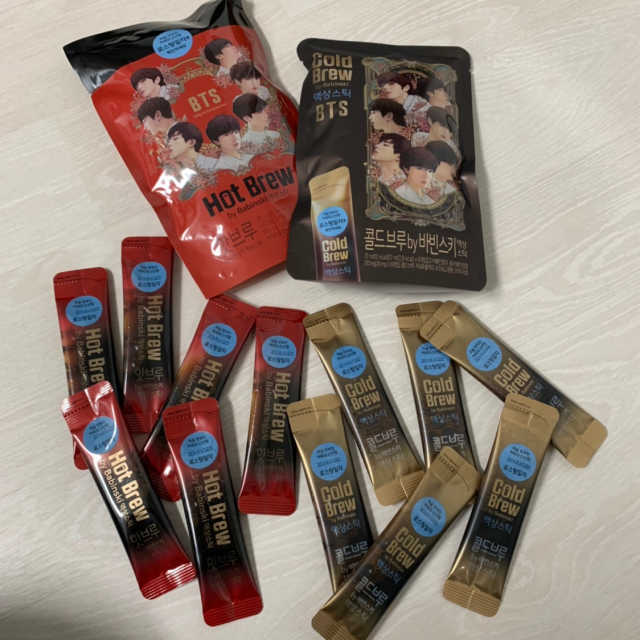 콜드브루, 핫브루 액상스틱 BTS 일러스트 리뷰 사진