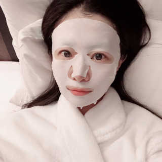 라씨엘르 비 샤인 쥬얼리 마스크 톤업광채 — 4점을 준 리뷰어가 2019년 3월 올린 사용 사진