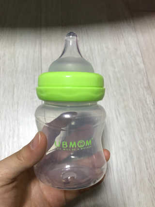 유비맘 신생아젖병 120ml 트리플팩_ 젖꼭지 포함 — 5점을 준 리뷰어가 2020년 2월 올린 사용 사진