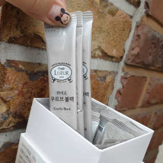 [하우투잇] 뤼에르 쿠르브 블랙 10ml x 30포 총 300ml — 4점을 준 리뷰어가 2020년 3월 올린 사용 사진