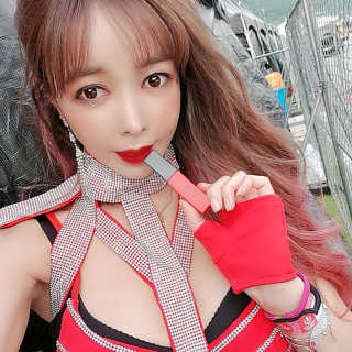 우드버리 울트라 에이치디 스무디 벨벳 틴트 — 5점을 준 리뷰어가 2019년 6월 올린 사용 사진