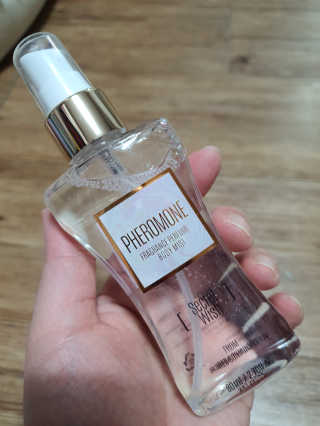 레드컨테이너 페로몬향 퍼퓸 바디미스트 80ml — 5점을 준 리뷰어가 2020년 1월 올린 사용 사진