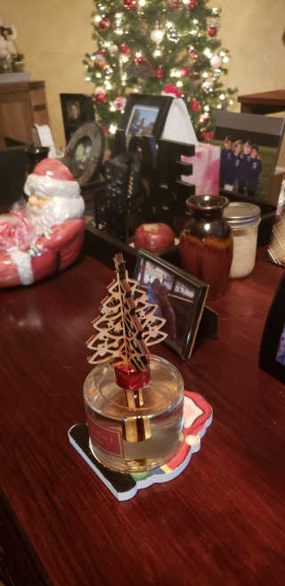 코코 도어 크리스마스 디퓨저 6.7oz — 2점을 준 리뷰어가 2019년 12월 올린 사용 사진