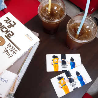 [공간 만화카페] 1인당 3시간 이용+음료 1잔, 2인Set — 5점을 준 리뷰어가 2019년 6월 올린 사용 사진