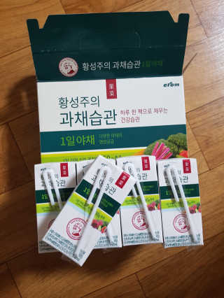 이롬 황성주의 과채습관 1일 야채 과일 주스 랜덤 세트 — 4.83점을 준 리뷰어가 2018년 7월 올린 사용 사진