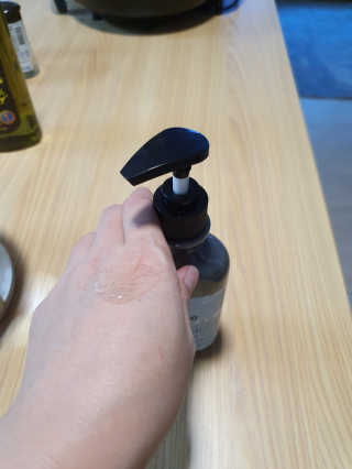 정직한실험실 [약산성샴푸/두피집중케어] 시카 스캘프 샴푸 — 5점을 준 리뷰어가 2019년 11월 올린 사용 사진