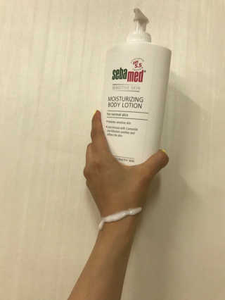 세바메드 모이스처라이징 바디로션 400ml — 5점을 준 리뷰어가 2019년 7월 올린 사용 사진