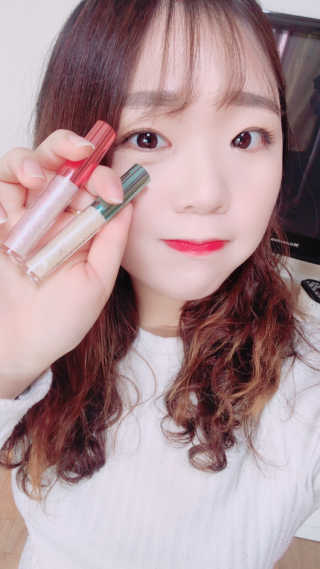 [블랙루즈] 펄블리 아이 글리터 2종 — 5점을 준 리뷰어가 2018년 11월 올린 사용 사진