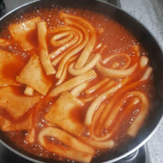 두번째 국떡 국가대표 떡볶이 1팩 + 영미칩 2봉 증정 — 5점을 준 리뷰어가 2019년 2월 올린 사용 사진