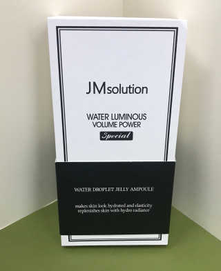 JM솔루션 물광 볼륨 파워 스페셜 — 5점을 준 리뷰어가 2018년 12월 올린 사용 사진