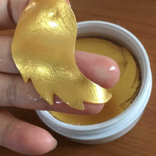 푸츄푸츄 Real repair skin cell premium patch — 3.83점을 준 리뷰어가 2018년 10월 올린 사용 사진