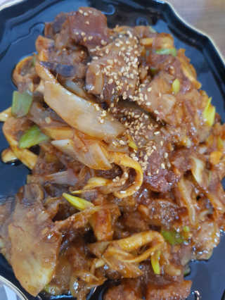 뜰아채유통 춘천닭갈비덮밥소스와 머쉬마루 버섯 — 5점을 준 리뷰어가 2018년 12월 올린 사용 사진