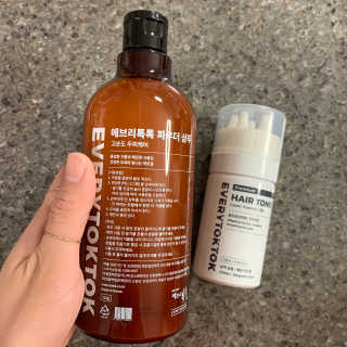 에브리톡톡 파우더샴푸와 프리미엄 헤어토닉 세트 — 5점을 준 리뷰어가 2019년 10월 올린 사용 사진