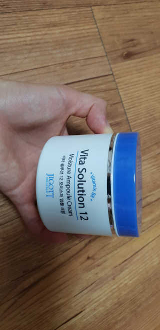 지고트 비타솔루션12 모이스처 앰플 크림 100ml — 4점을 준 리뷰어가 2019년 6월 올린 사용 사진