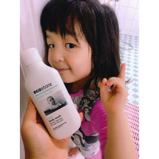 엘루스벤 에코스토어_베이비 바디워시_200ML — 5점을 준 리뷰어가 2017년 6월 올린 사용 사진