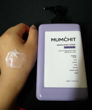 멈칫(MUMCHIT) 멜팅 바디로션 — 4.67점을 준 리뷰어가 2018년 12월 올린 사용 사진