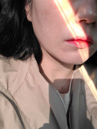 릴리바이레드 쥬시라이어 워터틴트 02 체리 크러쉬인 척 — 5점을 준 리뷰어가 2020년 3월 올린 사용 사진