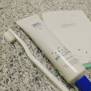 심플리스트 365치약+365칫솔 — 4.5점을 준 리뷰어가 2018년 4월 올린 사용 사진