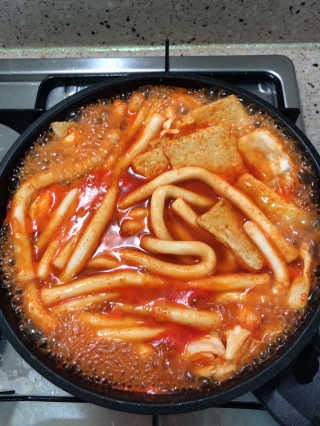 [홍코너떡볶이]옛날떡볶이 인기맛 4팩세트 — 5점을 준 리뷰어가 2019년 11월 올린 사용 사진
