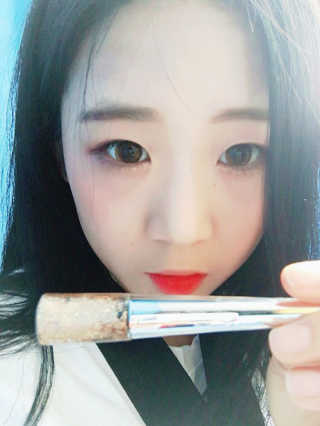 딜라잇18 홀리몰리 글리터라이너 — 2.5점을 준 리뷰어가 2016년 10월 올린 사용 사진