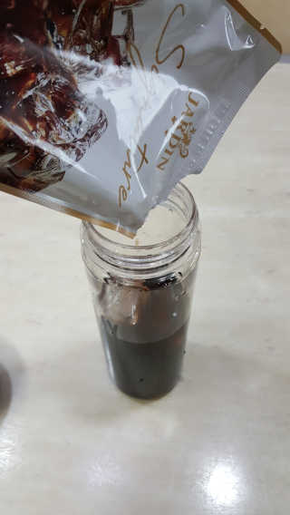 (주)쟈뎅 쟈뎅 시그니처 블랙, 헤이즐넛 230ml — 5점을 준 리뷰어가 2018년 7월 올린 사용 사진