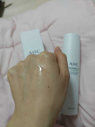 AHC 에이 에이치 씨 미니멀 10 워터리 에센스 — 5점을 준 리뷰어가 2018년 11월 올린 사용 사진