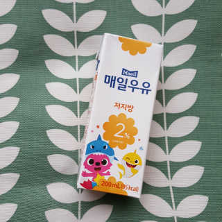 매일우유 멸균 매일우유 저지방 2프로 멸균 핑크퐁 에디션 6입 — 4.83점을 준 리뷰어가 2018년 1월 올린 사용 사진