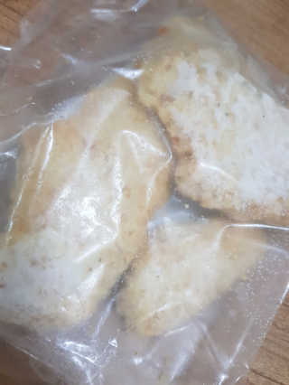 네이처플로우 올립 닭도그 450g 2팩 무료소스 2팩증정 1팩당 80g — 4.67점을 준 리뷰어가 2018년 11월 올린 사용 사진