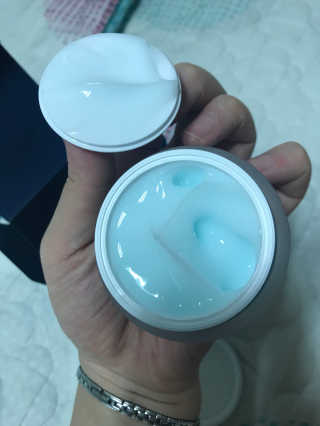 포렌코즈 아쿠아 커넥션 크림 — 4.83점을 준 리뷰어가 2017년 8월 올린 사용 사진