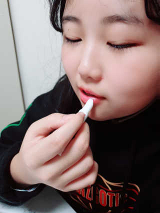블리스텍스 립 릴리프 크림 립밤, 립 바이브런스 립밤 — 5점을 준 리뷰어가 2018년 11월 올린 사용 사진