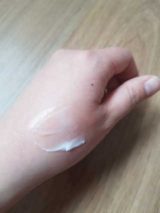 SWISSE 스위스 로즈힙 페이셜 모이스처라이저 로션 — 5점을 준 리뷰어가 2019년 12월 올린 사용 사진