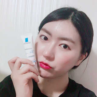 라로슈포제 유비데아 XL 톤업 라이트 크림 — 4.67점을 준 리뷰어가 2018년 4월 올린 사용 사진