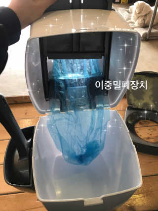 펫토리아 이중밀폐 고양이분변통 리터락커2 본품 — 5점을 준 리뷰어가 2018년 12월 올린 사용 사진