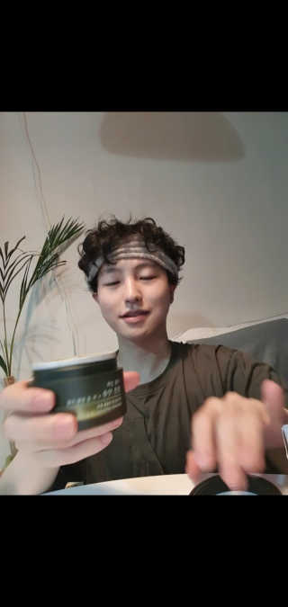 토니모리 프롬 강화 맑은 약쑥 두 겹 진정 크림 — 5점을 준 리뷰어가 2019년 9월 올린 사용 사진