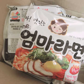라면 그대로가 제일 맛있는 더엄마라면 — 5점을 준 리뷰어가 2019년 6월 올린 사용 사진