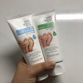 (주)에네스티 에네스티 수안수 실크스킨 풋크림 1+1 — 4점을 준 리뷰어가 2019년 10월 올린 사용 사진