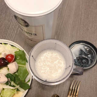 그린몬스터 건강한 무무쉐이크 — 4.17점을 준 리뷰어가 2018년 7월 올린 사용 사진