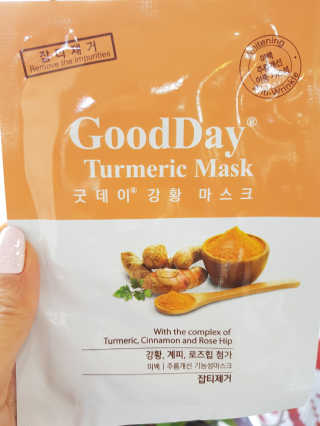 GoodDay Skincare GoodDay 강황 마스크 — 5점을 준 리뷰어가 2020년 3월 올린 사용 사진
