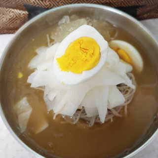 한반도키친 집에서 먹는 정통 평양냉면, 한반도랭면 — 2.5점을 준 리뷰어가 2019년 8월 올린 사용 사진
