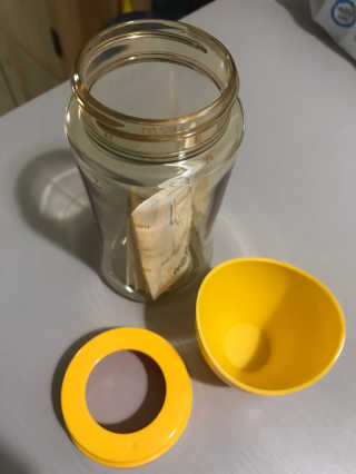 유비맘 PPSU 젖병 노꼭지_260ml_컬러 랜덤 발송 — 4점을 준 리뷰어가 2020년 3월 올린 사용 사진
