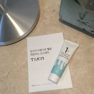 티암 TIAM 1초 화이트닝 커버크림 — 3점을 준 리뷰어가 2017년 6월 올린 사용 사진